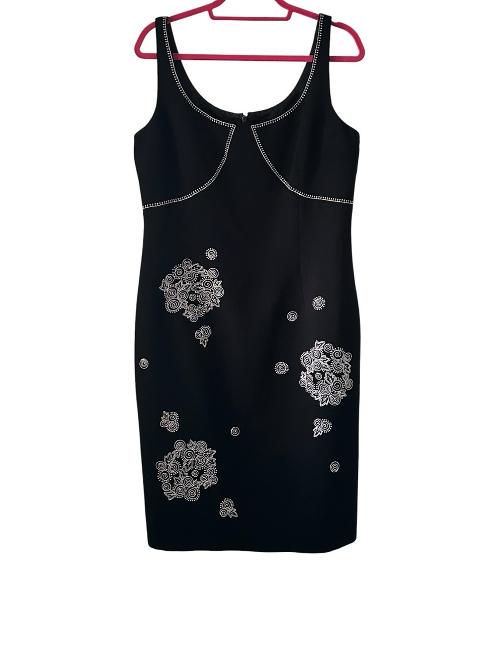 Maggy London Black Floral Embroidered Sheath Dress Sleeveless Size 14 RN58142